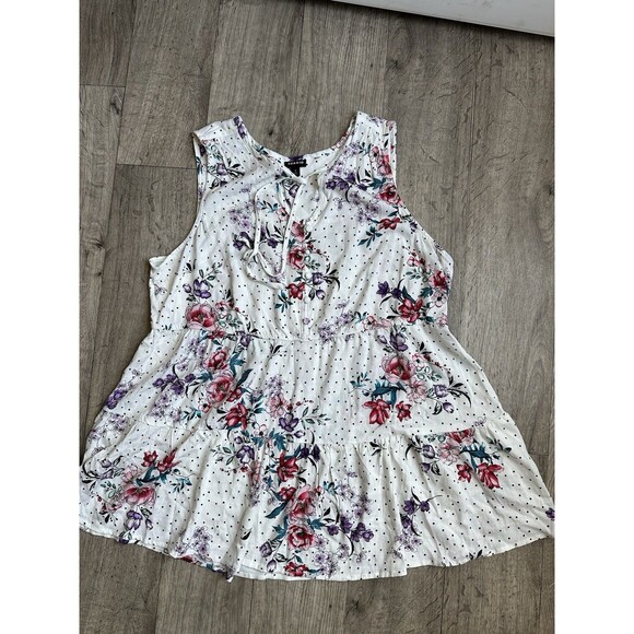 Torrid Floral Sleeveless Blouse with Lace Detail - Picture 6 of 6